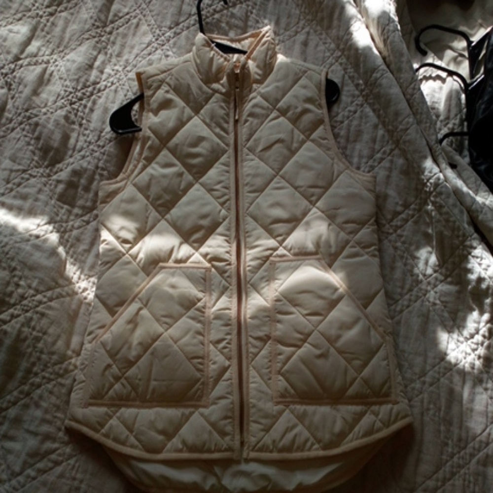 Cream white Jcrew Puffer Vest NWT